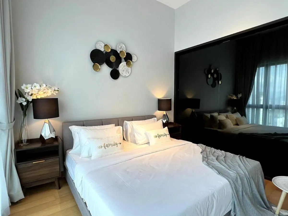 Апарт-отель The Luxe By Infinitum Suites Куала-Лумпур Малайзия